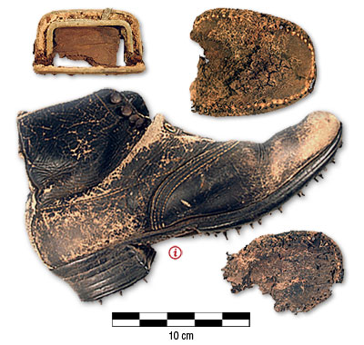 Photographie : art&eacute;facts de cuir (Les fleurons de Bonnech&egrave;re)